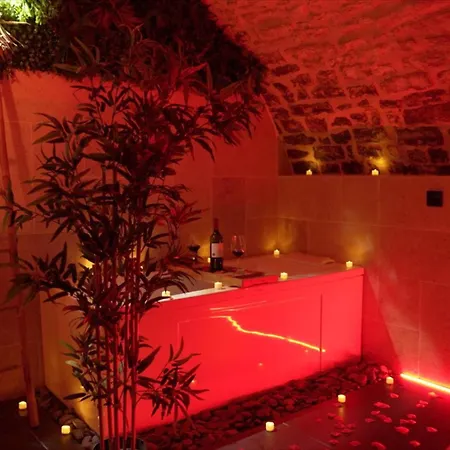 Insolite, Night Secret Groot * Millau