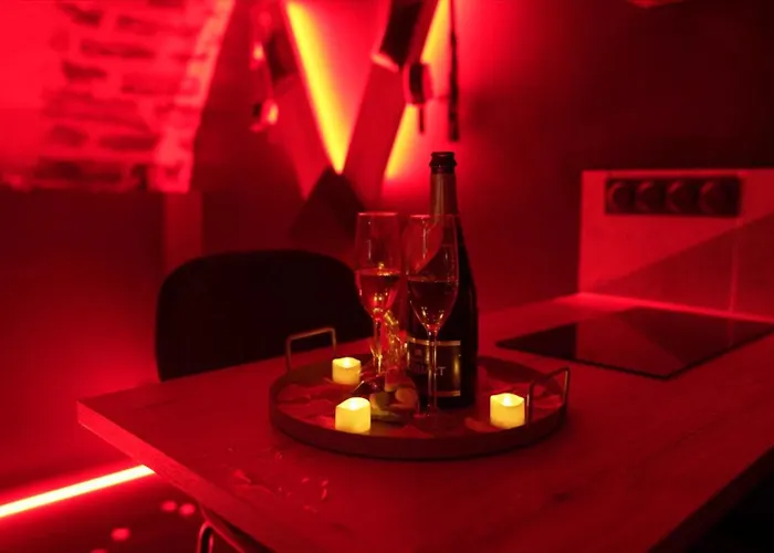 Insolite, Night Secret Groot * Millau