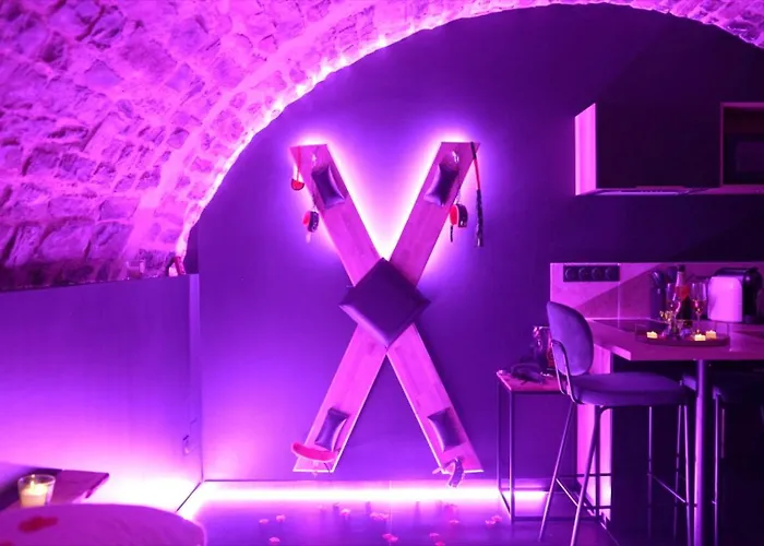 Insolite, Night Secret Groot * Millau