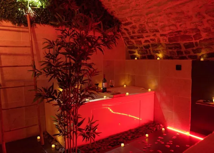 Insolite, Night Secret Groot * Millau