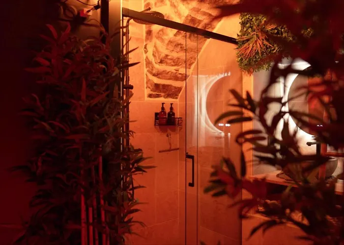 Insolite, Night Secret Groot Millau